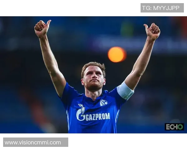 男足球星挑战时尚极限为自己做美甲引热议成为焦点人物 男足球星挑战时尚极限为自己做美甲引热议成为焦点人物