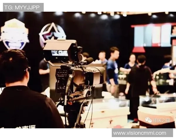 男足球星老婆们的真实生活揭秘 聚光灯背后的幸福与压力故事